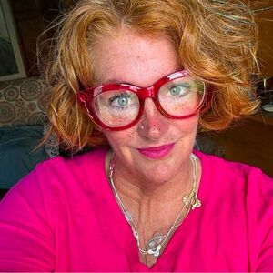 Meet your Posher, Caroline